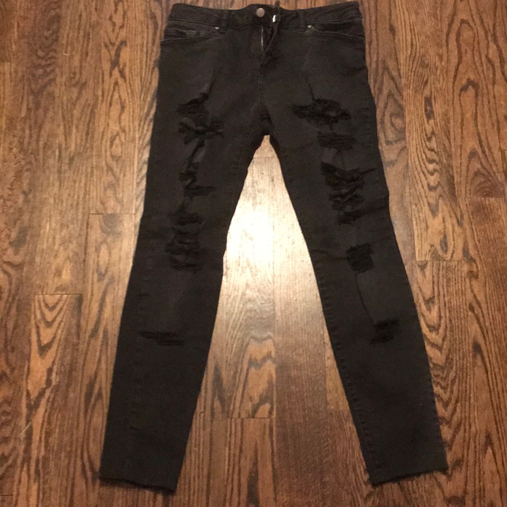 Women’s distressed jeans